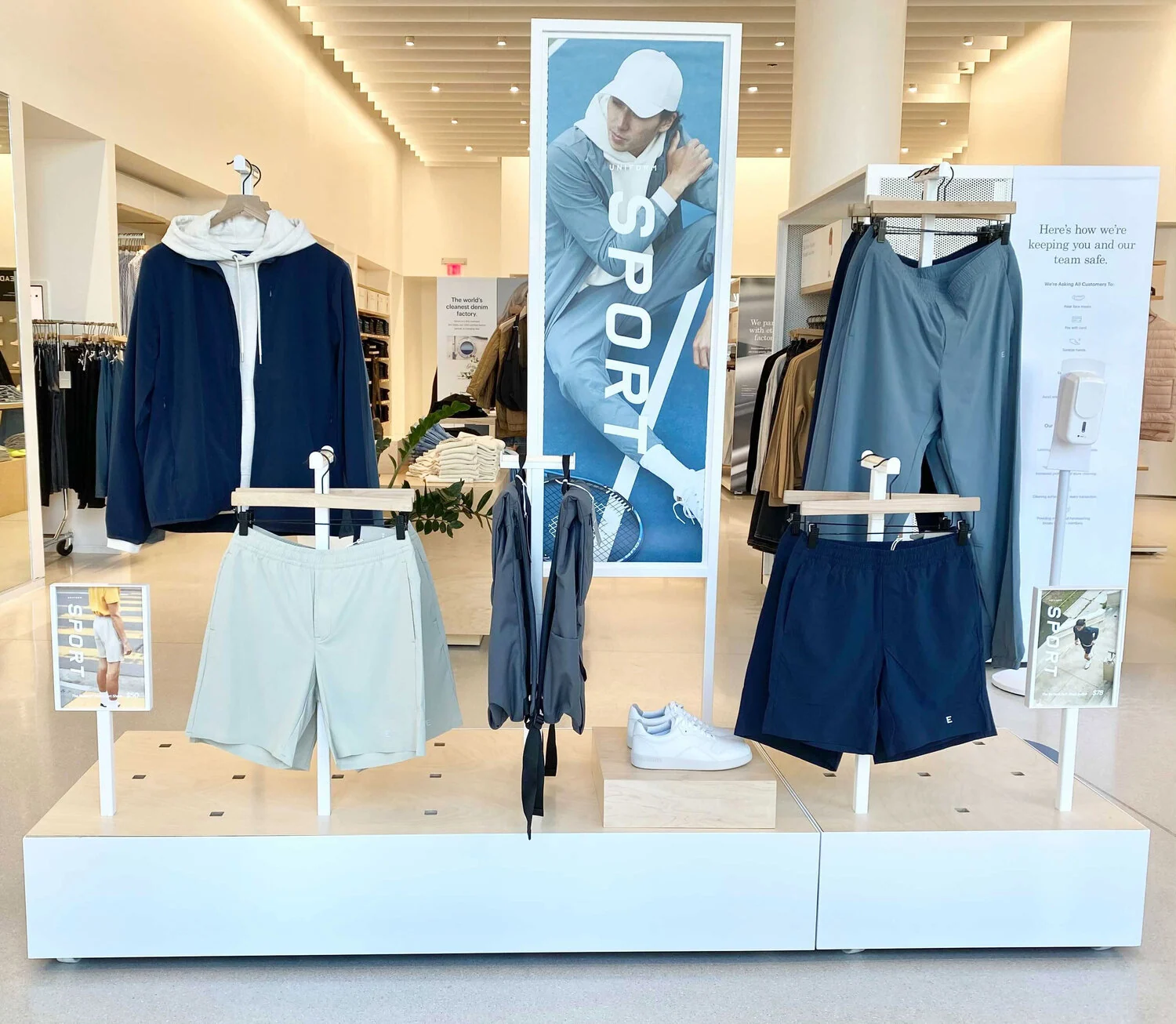 Uniform Sport in-store campaign display