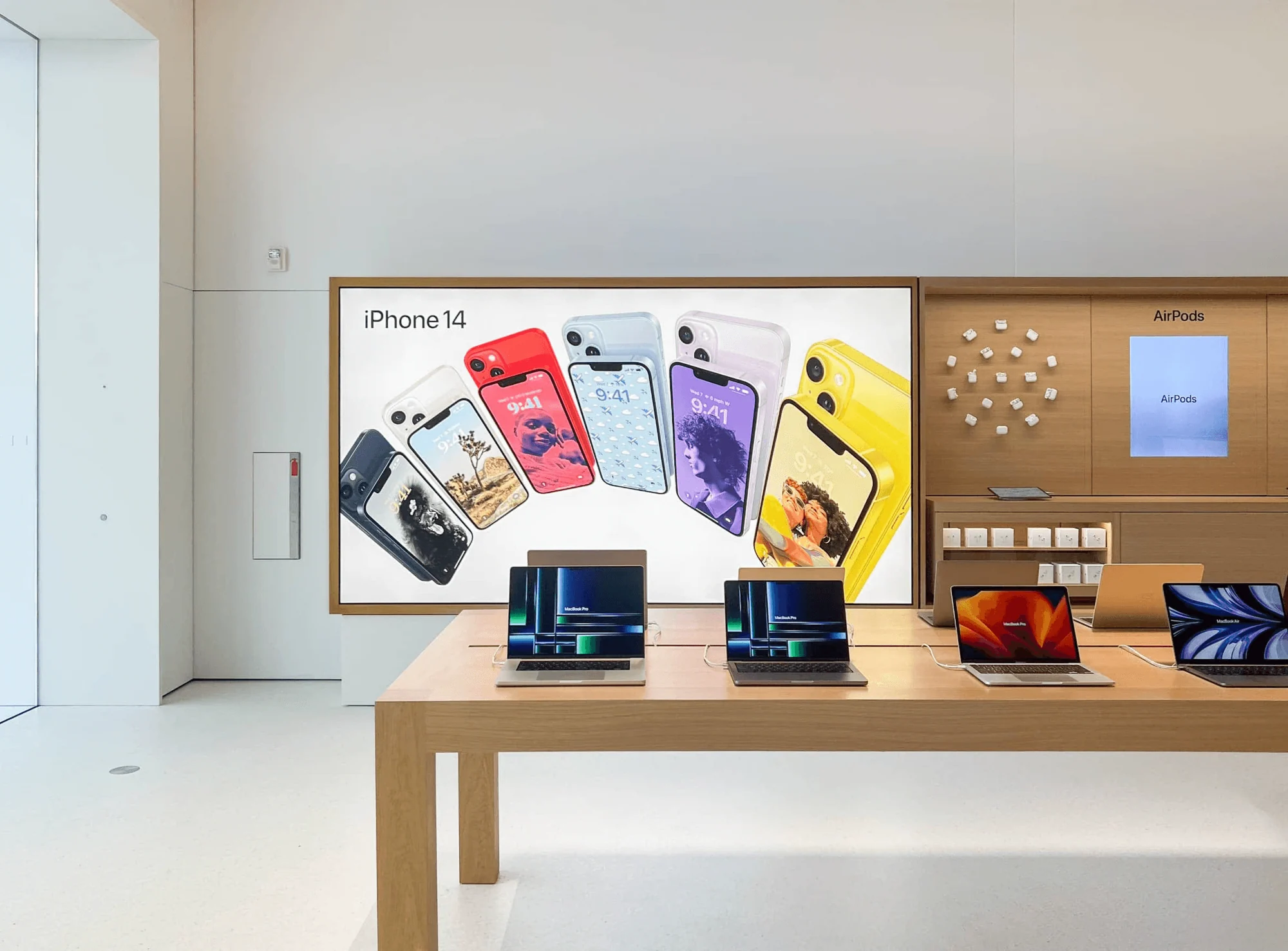 Apple retail product launch display